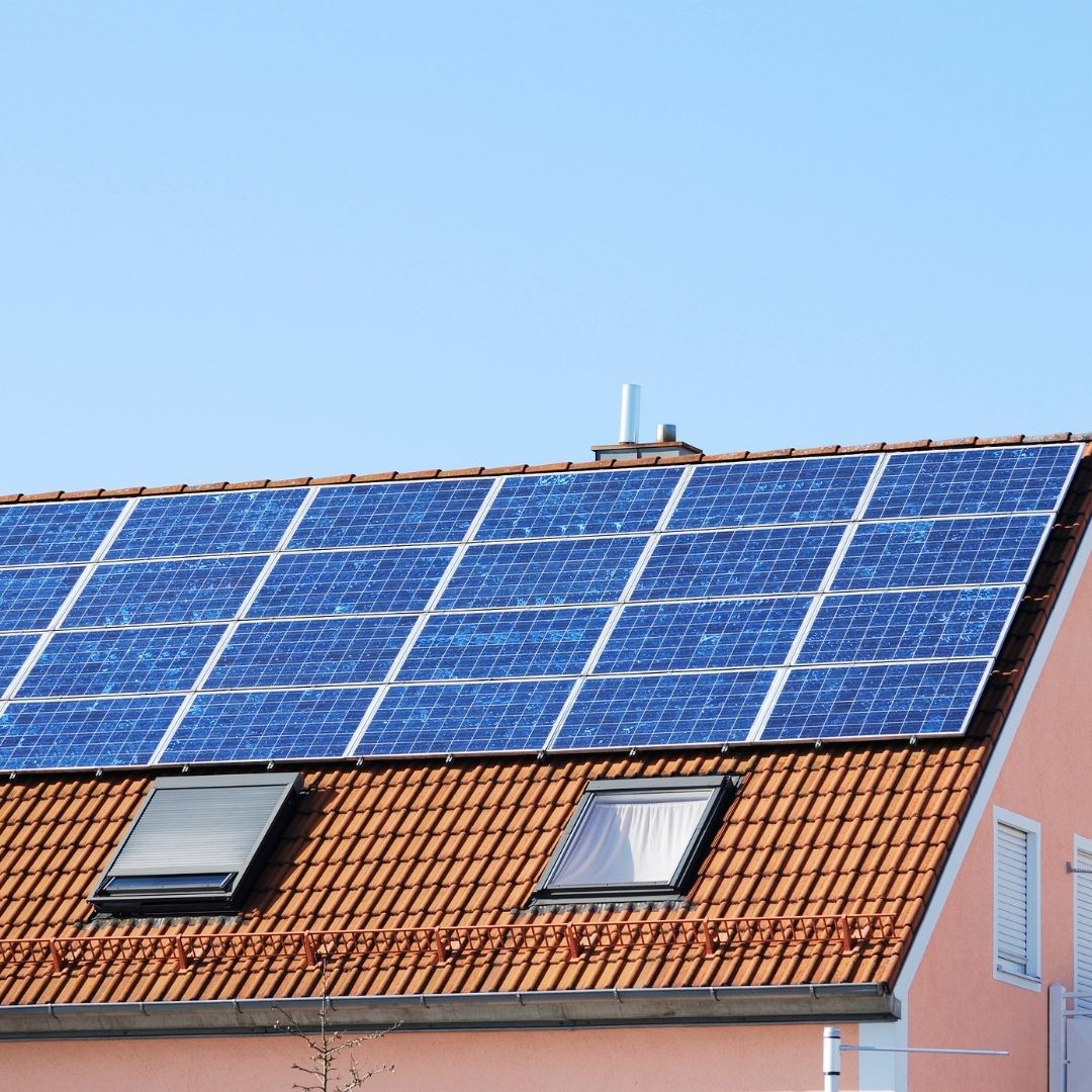 ahorro-de-costes-en-hosteleria-energias-renovables